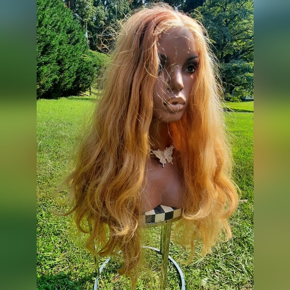 28 inches Full Lace HUMAN HAIR BLEND - Picture 2 of 8